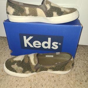 Keds Women's Double Decker Camo Shearling Slip-On Sneakers Size 11